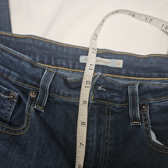 Levis 721 High Rise Skinny Jeans Dark Wash Self Cropped! - Picture 5 of 6